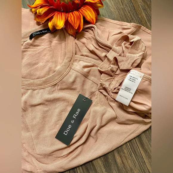 🌴3/$30🌴DOE & RAE Mauve Rayon Cold Shoulder Ruffle Flare Top NWT - Picture 6 of 8